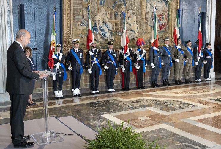 Il Ministro della salute Orazio Schillaci in occasione della cerimonia di consegna delle medaglie al “Merito della Sanità Pubblica” e ai “Benemeriti della Salute Pubblica”