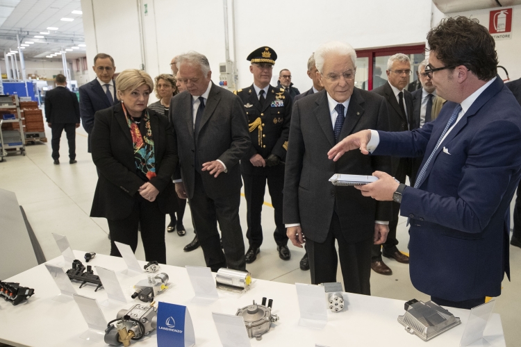 Il Presidente della Repubblica Sergio Mattarella allo stabilimento Landi Renzo/AEB S.p.A. di Corte Tegge di Cavriago