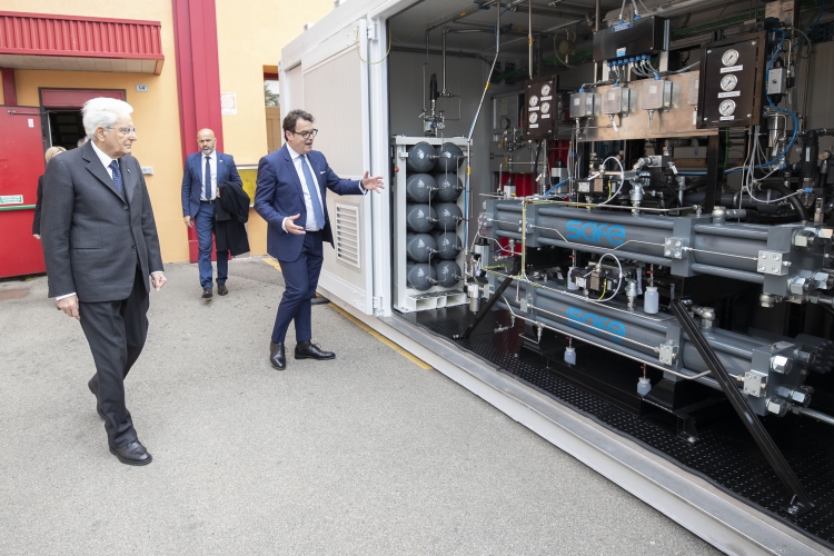 Il Presidente della Repubblica Sergio Mattarella allo stabilimento Landi Renzo/AEB S.p.A. di Corte Tegge di Cavriago