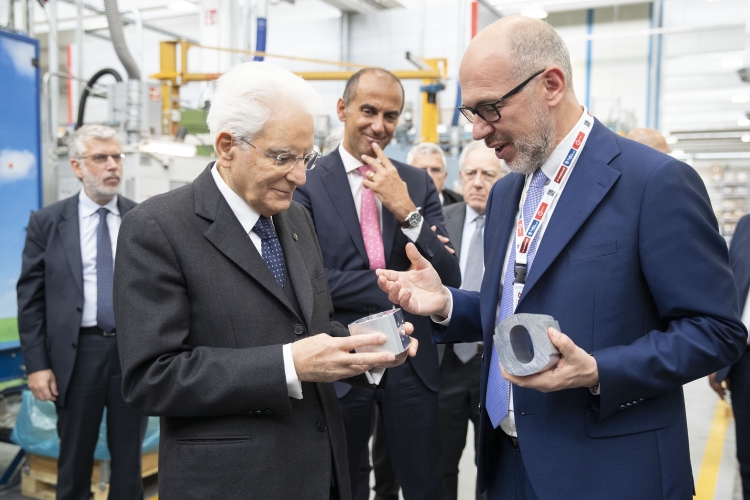 Il Presidente della Repubblica Sergio Mattarella allo stabilimento Landi Renzo/AEB S.p.A. di Corte Tegge di Cavriago