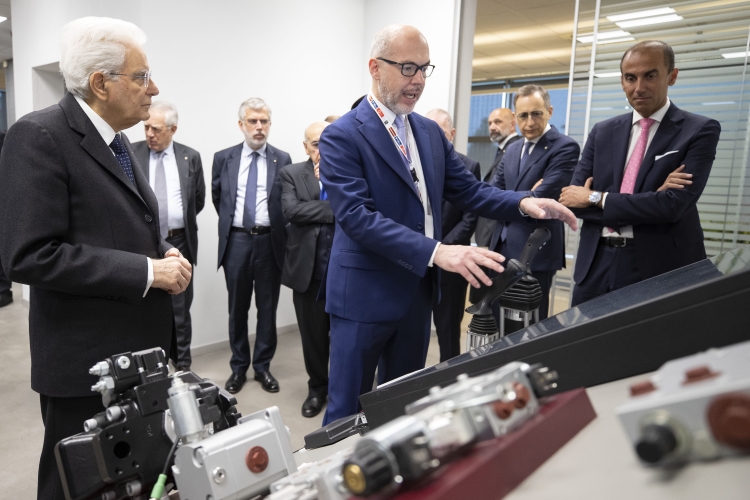 Il Presidente della Repubblica Sergio Mattarella visita lo stabilimento Walvoil S.p.A. -Gruppo Interpump, in occasione della celebrazione della “Festa del Lavoro”
