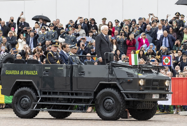 Il Presidente Sergio Mattarella in occasione della cerimonia di giuramento di fedeltà alla Repubblica degli Allievi Marescialli del 94° Corso “Dodecanneso II” e alla ricorrenza del 100° anniversario di fondazione della Scuola ispettori e sovrintendenti della Guardia di Finanza