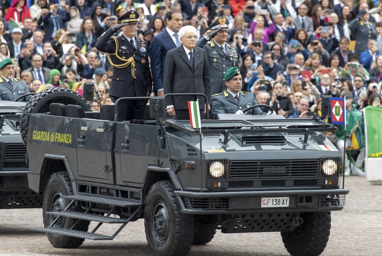 Il Presidente Sergio Mattarella in occasione della cerimonia di giuramento di fedeltà alla Repubblica degli Allievi Marescialli del 94° Corso “Dodecanneso II” e alla ricorrenza del 100° anniversario di fondazione della Scuola ispettori e sovrintendenti della Guardia di Finanza