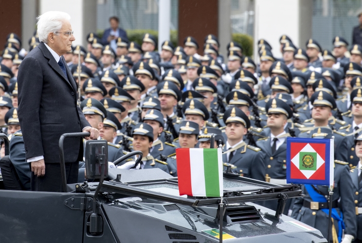 Il Presidente Sergio Mattarella in occasione della cerimonia di giuramento di fedeltà alla Repubblica degli Allievi Marescialli del 94° Corso “Dodecanneso II” e alla ricorrenza del 100° anniversario di fondazione della Scuola ispettori e sovrintendenti della Guardia di Finanza