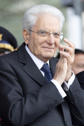 Il Presidente Sergio Mattarella in occasione della cerimonia di giuramento di fedeltà alla Repubblica degli Allievi Marescialli del 94° Corso “Dodecanneso II” e alla ricorrenza del 100° anniversario di fondazione della Scuola ispettori e sovrintendenti della Guardia di Finanza