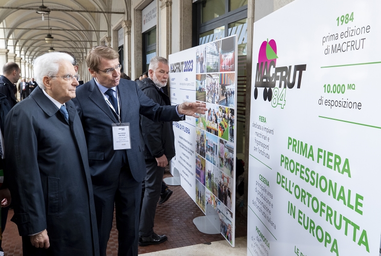 Il Presidente Sergio Mattarella visita gli stand "Anteprima Macfrut"