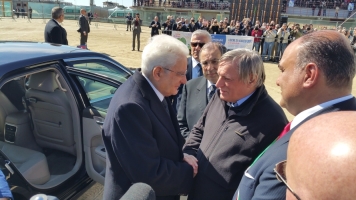 Il Presidente Sergio Mattarella accolto da Don Ciotti 