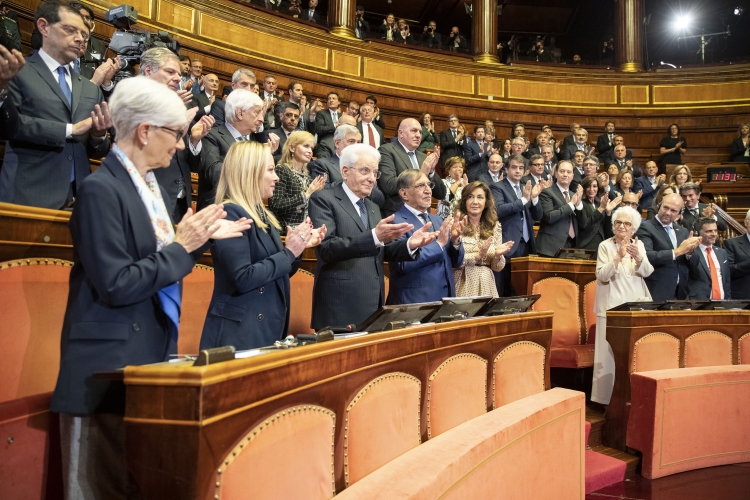 Il Presidente della Repubblica Sergio Mattarella con il Presidente del Senato Ignazio La Russa in occasione della cerimonia celebrativa del 75° anniversario della prima seduta dell'Aula del Senato della Repubblica