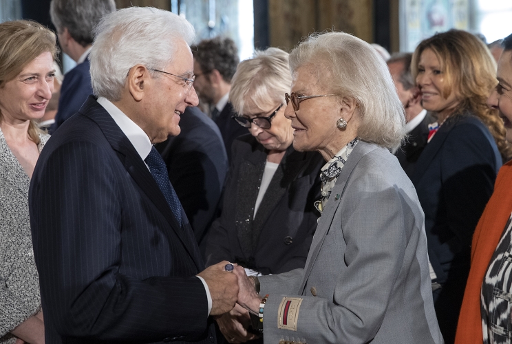 Il Presidente Sergio Mattarella saluta Marina Cicogna, Vincitrice del David alla carriera