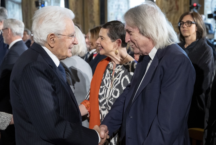 Il Presidente Sergio Mattarella saluta Enrico Vanzina, Vincitore del David speciale 2023