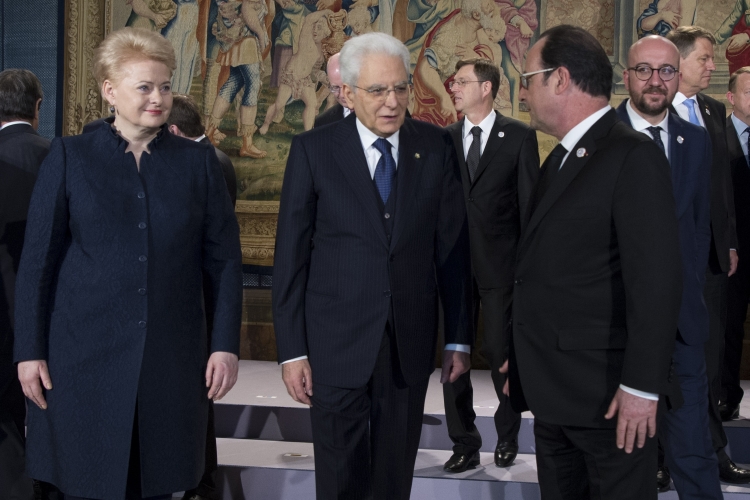 Il Presidente Sergio Mattarella, il Presidente della Repubblica Francese 