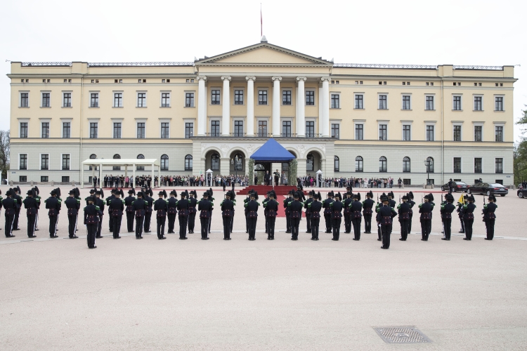 Il Presidente della Repubblica Sergio Mattarella a Palazzo Reale,con Sua Altezza Reale il Principe Ereditario del Regno di Norvegia, Magnus Haakon,in occasione della visita di Stato

