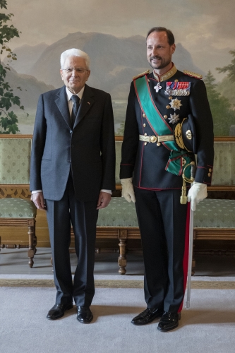 Il Presidente della Repubblica Sergio Mattarella a Palazzo Reale, con Sua Altezza Reale il Principe Ereditario del Regno di Norvegia, Magnus Haakon, in occasione della visita di Stato
