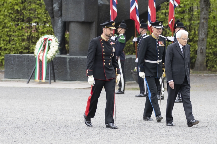 Il Presidente della Repubblica Sergio Mattarellacon Sua Altezza Reale il Principe Ereditario del Regno di Norvegia alla Fortezza Akershus
