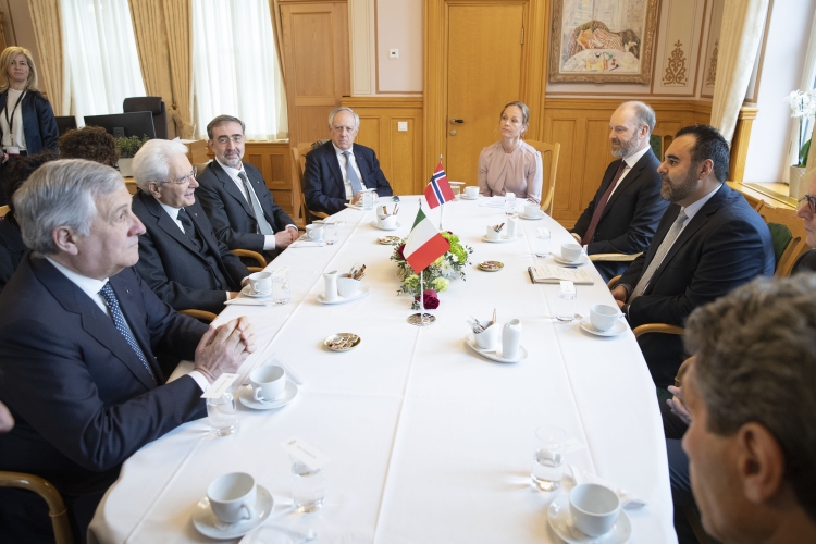 Il Presidente della Repubblica Sergio Mattarella con Masud Gharahkhani Presidente del Parlamento del Regno di Norvegia 
