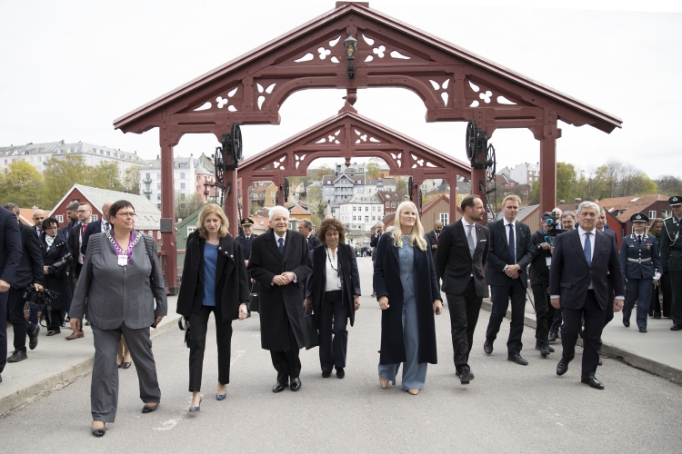 Il Presidente della Repubblica Sergio Mattarella e la Sig.ra Laura a Trondheim, con Sua Altezza Reale il Principe Ereditario del Regno di Norvegia,Magnus Haakon e la Principessa Ereditaria del Regno di Norvegia,al Ponte della Città Vecchia
