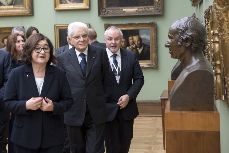Il Presidente della Repubblica Sergio Mattarella durante la visita alla Galleria Tret’jakov.