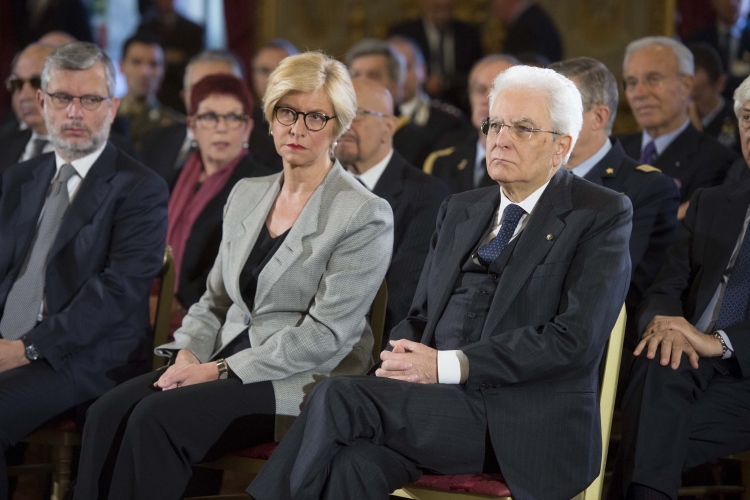 Il Presidente Sergio Mattarella con la Ministra della Difesa, Roberta Pinotti, 