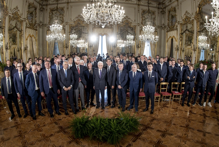 Il Presidente Sergio Mattarella con le squadre finaliste della Coppa Italia