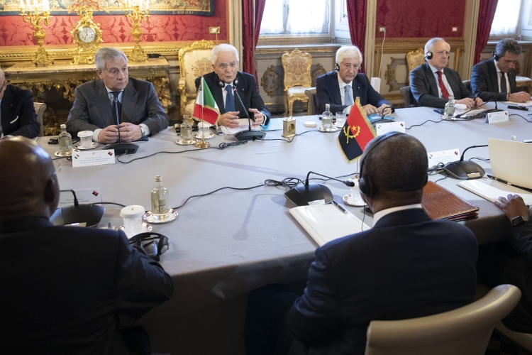 Il Presidente della Repubblica Sergio Mattarella con il Presidente della Repubblica d'Angola, João Manuel Gonçalves Lourenço, nel corso dei colloqui allargati alle delegazioni ufficiali