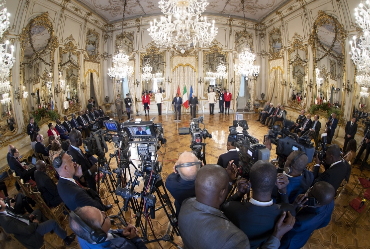 Il Presidente Sergio Mattarella con il Presidente della Repubblica d'Angola, João Manuel Gonçalves Lourenço, nel corso delle dichiarazioni alla stampa
