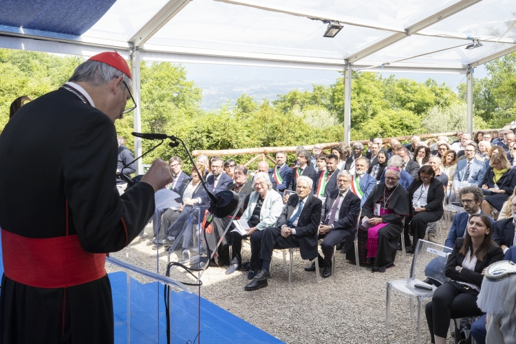 Il Presidente della Repubblica Sergio Mattarella in occasione del centenario della nascita di don Lorenzo Milani  
