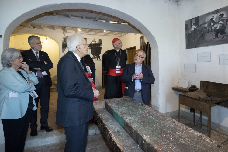 Il Presidente della Repubblica Sergio Mattarella a Barbiana in occasione del centenario della nascita di don Lorenzo Milani
