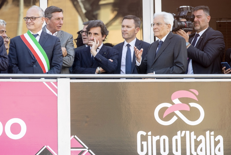 Il Presidente Sergio Mattarella alla 106° edizione del Giro d'Italia