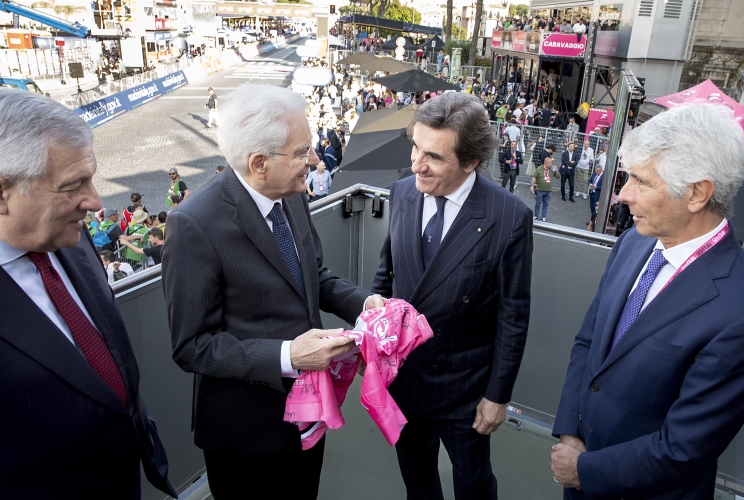 Il Presidente Sergio Mattarella alla 106° edizione del Giro d'Italia