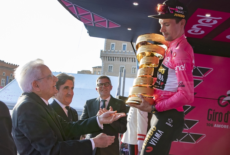 Il Presidente Sergio Mattarella alla 106° edizione del Giro d'Italia