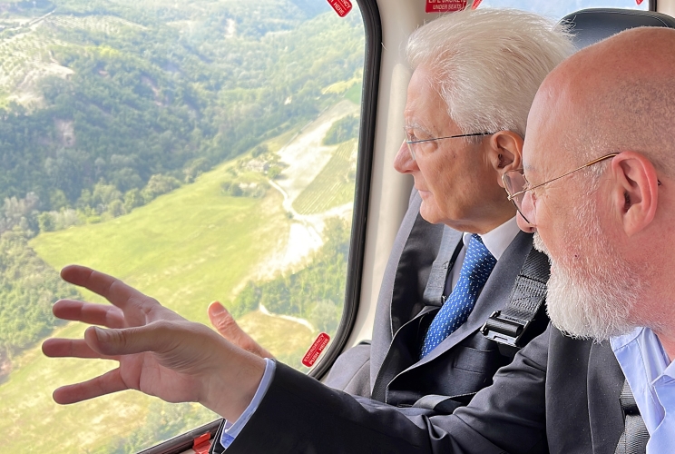  Il Presidente della Repubblica Sergio Mattarella  con Stefano Bonaccini in occasione della visita alle zone alluvionate dell'Emilia-Romagna
