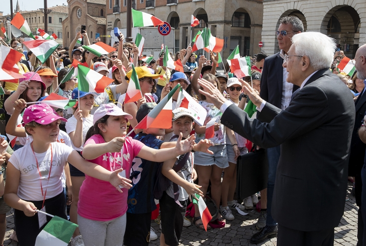 Il Presidente della Repubblica Sergio Mattarella incontra la cittadinanza di Forlì, in occasione della visita alle zone alluvionate dell'Emilia - Romagna
