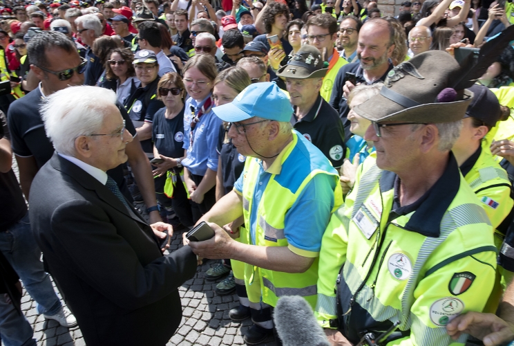 Il Presidente della Repubblica Sergio Mattarella incontra la cittadinanza e i volontari di Forlì, in occasione della visita alle zone alluvionate dell'Emilia - Romagna

