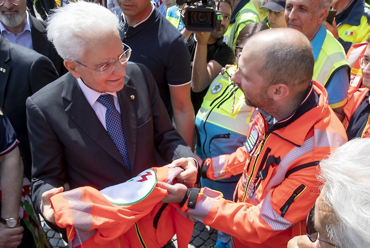 Il Presidente della Repubblica Sergio Mattarella incontra la cittadinanza e i volontari di Forlì, in occasione della visita alle zone alluvionate dell'Emilia - Romagna
