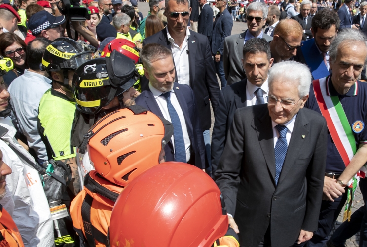 Il Presidente della Repubblica Sergio Mattarella incontra la cittadinanza e i volontari di Forlì, in occasione della visita alle zone alluvionate dell'Emilia - Romagna
