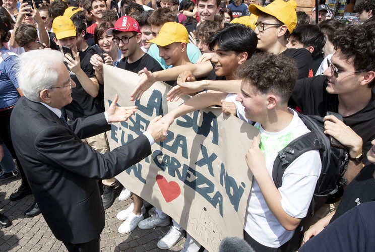 Il Presidente della Repubblica Sergio Mattarella incontra la cittadinanza di Forlì, in occasione della visita alle zone alluvionate dell'Emilia - Romagna
