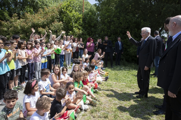 Il Presidente della Repubblica Sergio Mattarella a Cesena, al centro di raccolta di beni di prima necessità 