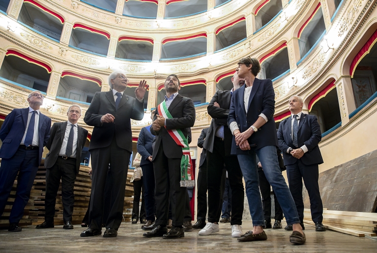 Lugo - Il Presidente della Repubblica Sergio Mattarella nel corso della visita al teatro di Lugo, oggi 30 maggio 2023.
