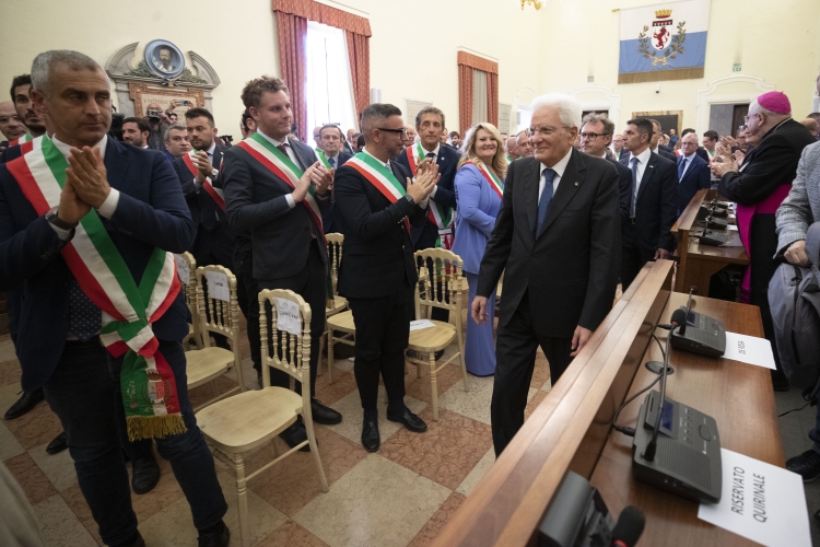 Il Presidente della Repubblica Sergio Mattarella nella Sala Consiliare del Municipio di Faenza, incontra i Sindaci di tutte le città colpite dal maltempo
