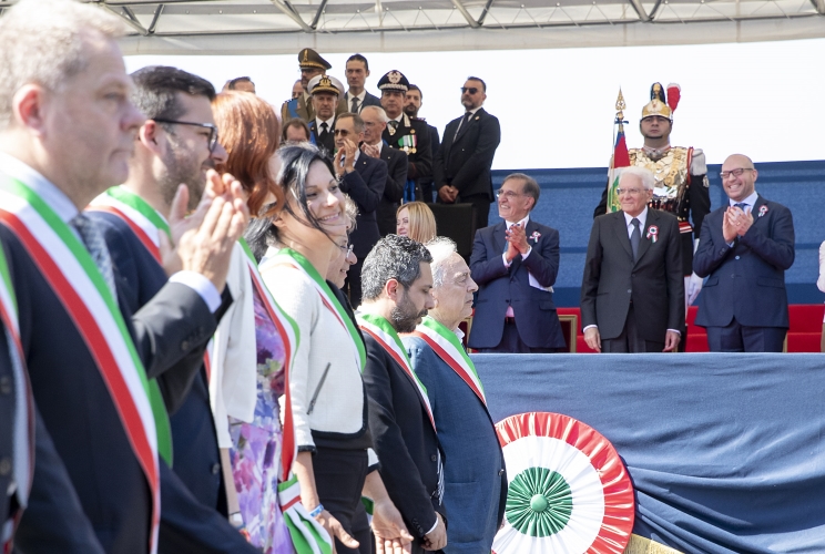 Il Presidente Sergio Mattarella assiste alla Parata Militare ai Fori Imperiali, in occasione della Festa Nazionale della Repubblica
