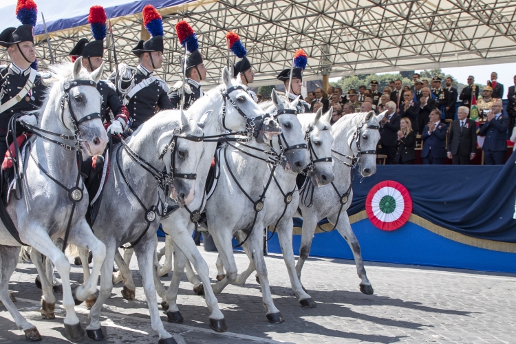 Il Presidente Sergio Mattarella assiste alla Parata Militare ai Fori Imperiali, in occasione della Festa Nazionale della Repubblica