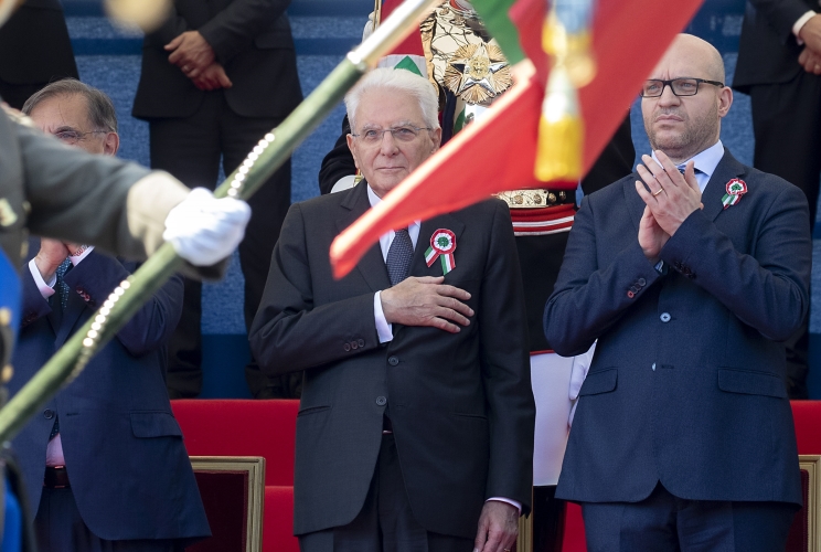 Il Presidente Sergio Mattarella assiste alla Parata Militare ai Fori Imperiali, in occasione della Festa Nazionale della Repubblica