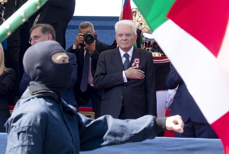Il Presidente Sergio Mattarella assiste alla Parata Militare ai Fori Imperiali, in occasione della Festa Nazionale della Repubblica