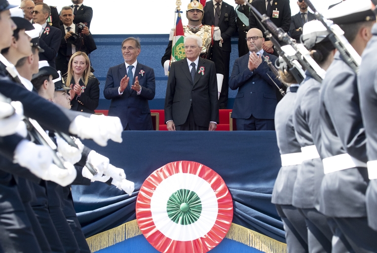 Il Presidente Sergio Mattarella assiste alla Parata Militare ai Fori Imperiali, in occasione della Festa Nazionale della Repubblica