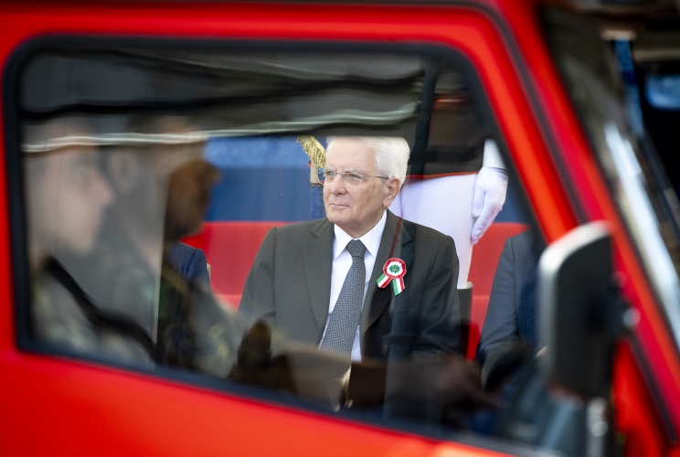 Il Presidente Sergio Mattarella assiste alla Parata Militare ai Fori Imperiali, in occasione della Festa Nazionale della Repubblica