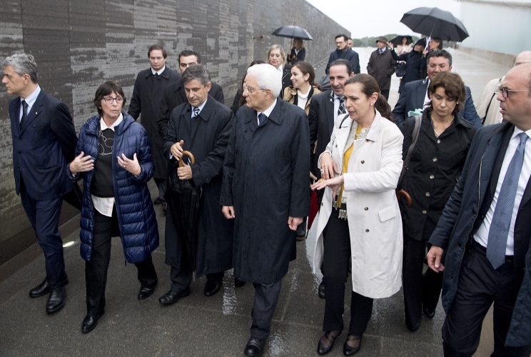 Il Presidente Mattarella visita il Parque de la Memoria, monumento ai “desaparecidos”.