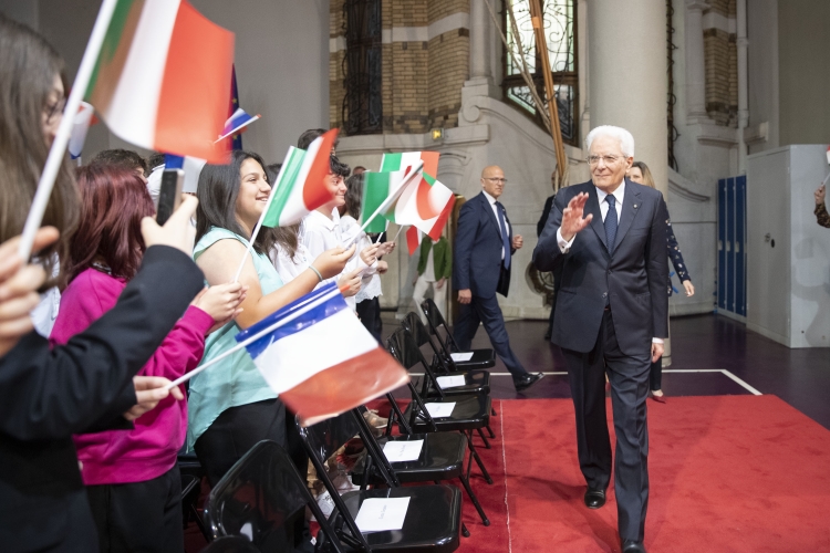 Il Presidente della Repubblica Sergio Mattarella all’Istituto Statale Italiano “Leonardo Da Vinci”di Parigi 	

