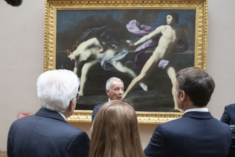 Il Presidente della Repubblica Sergio Mattarella e il Presidente della Repubblica Francese Emmanuel Macron in occasione dell'inaugurazione della mostra “Napoli a Parigi – Il Louvre invita il Museo di Capodimonte” 
