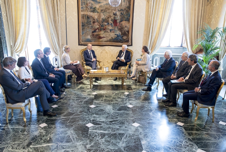 Il Presidente Sergio Mattarella con Olaf Scholz, Cancelliere della Repubblica Federale di Germania e le rispettive delegazioni