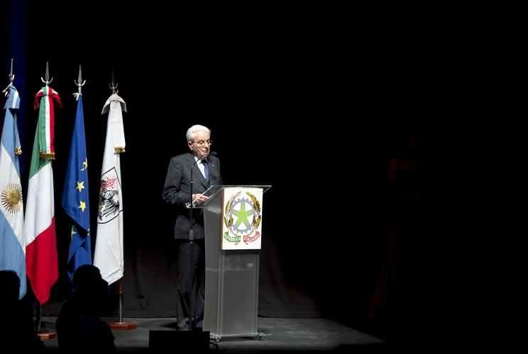Il Presidente della Repubblica Sergio Mattarella durante il suo saluto alla Collettività italiana presso il Teatro Coliseo